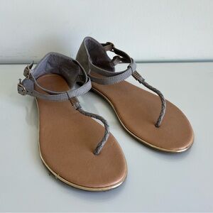 Sandals • Aeropostale